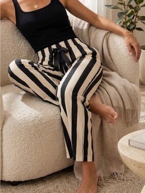 Tahari Black and Champagne Striped Satin Pants